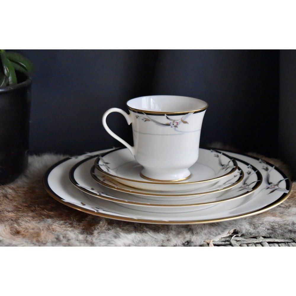 Gorham Manhattan Iris 5‎ Piece Place Setting 24k Gold plate cup luxury